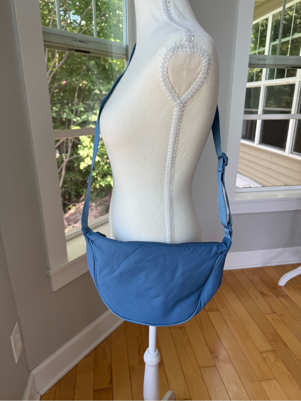 32 Degrees Light Blue Crescent Adjustable Shoulder Bag New